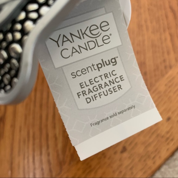 nwt spooky cute skull halloween yankee candle wall scentplug fragrance diffuser - Picture 3 of 3